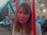 На качелях